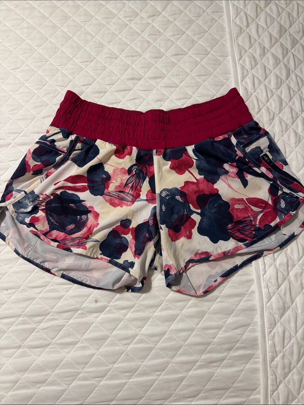 Vintage Lululemon Inky Floral Tracker Shorts sz 12